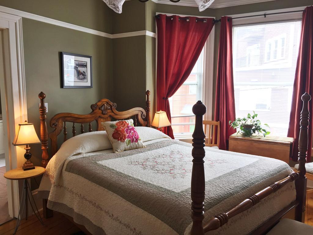 At Wit'S Inn St. John's Bagian luar foto